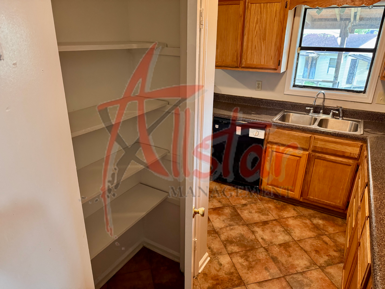 1580 Gilford Cv E - Photo 4 of 15