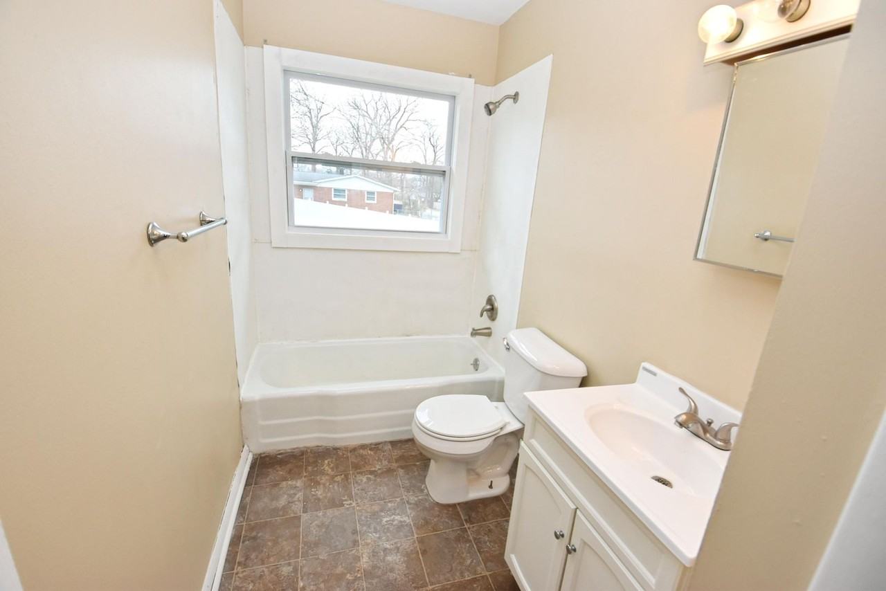 706 N Jacob St - Photo 6 of 16