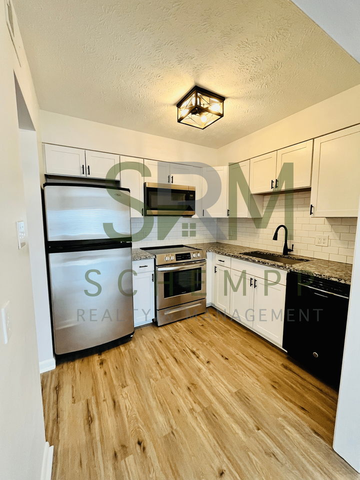 1935 Gardiner Ln - Photo 5 of 24