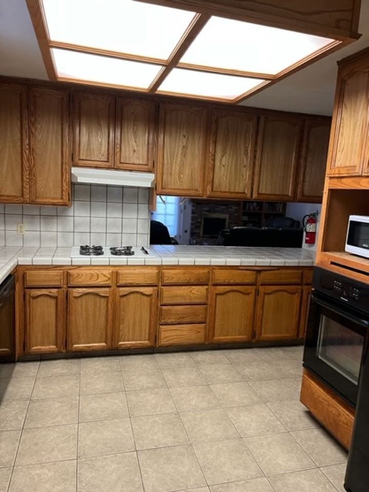 2427 Cherrywood Ct - Photo 3 of 18