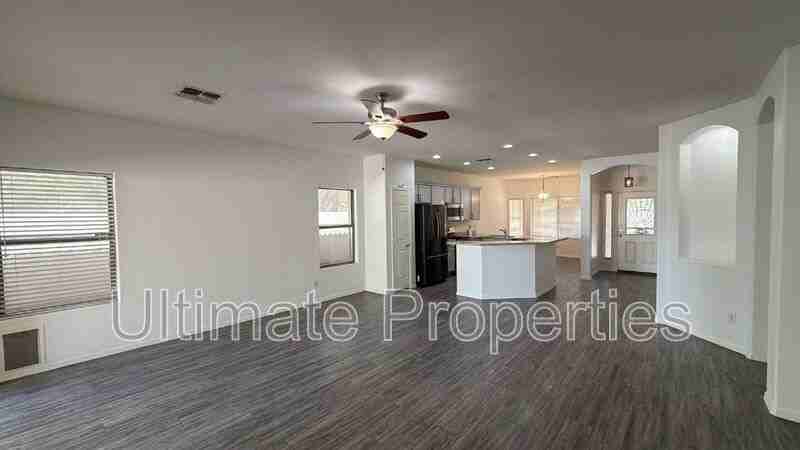 4252 N Dania Ct - Photo 3 of 10