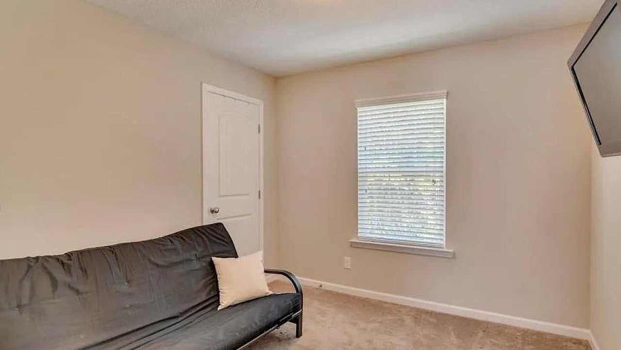 1283 Windrow Dr - Photo 3 of 15