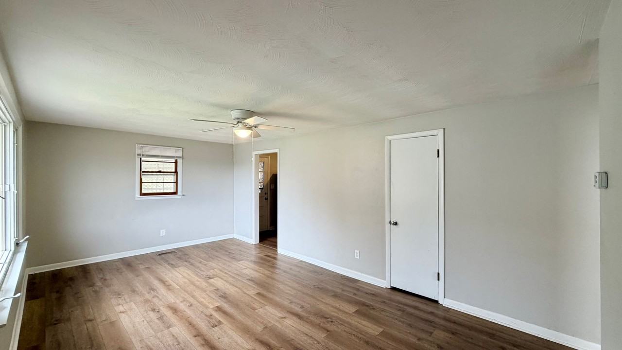 209 Mcfarland Dr - Photo 3 of 14