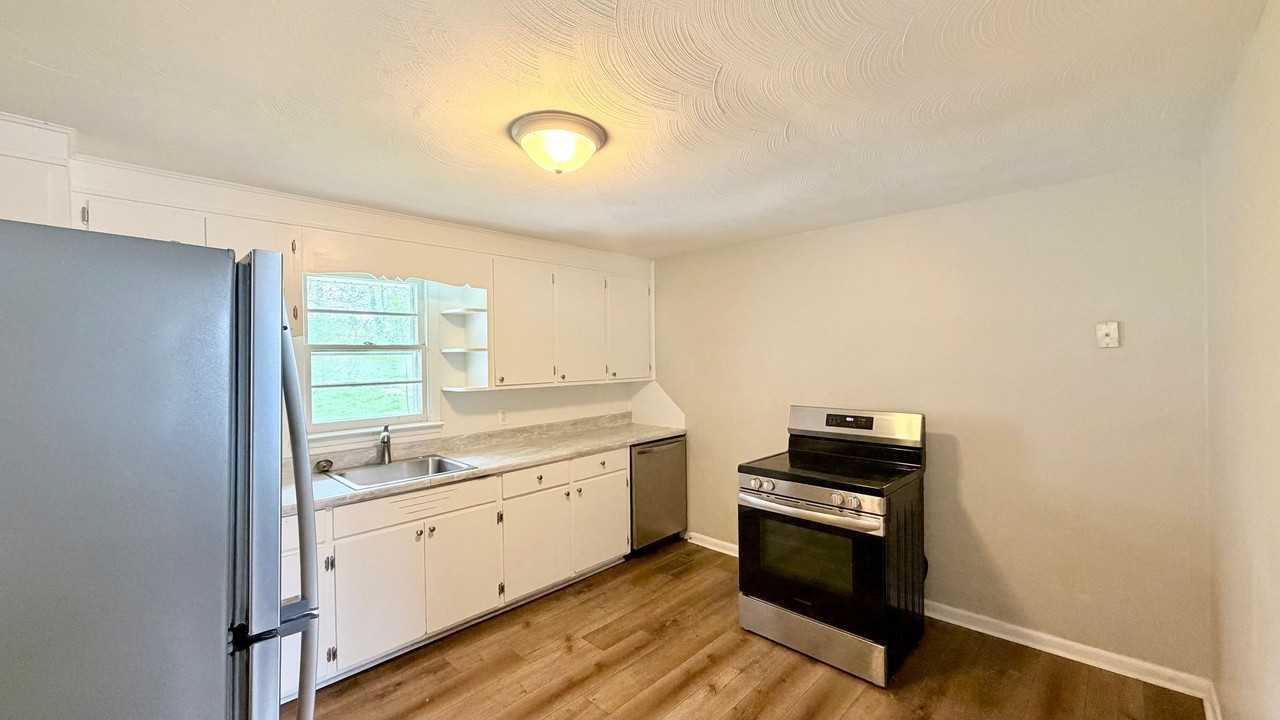 209 Mcfarland Dr - Photo 5 of 14