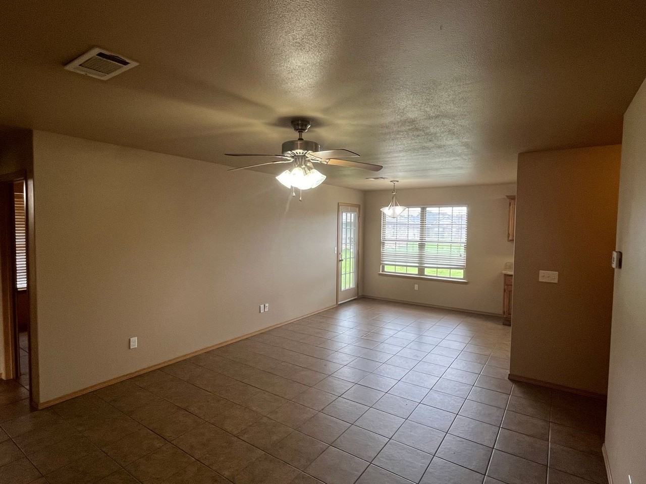 1528 E 11th Cv - Photo 2 of 16