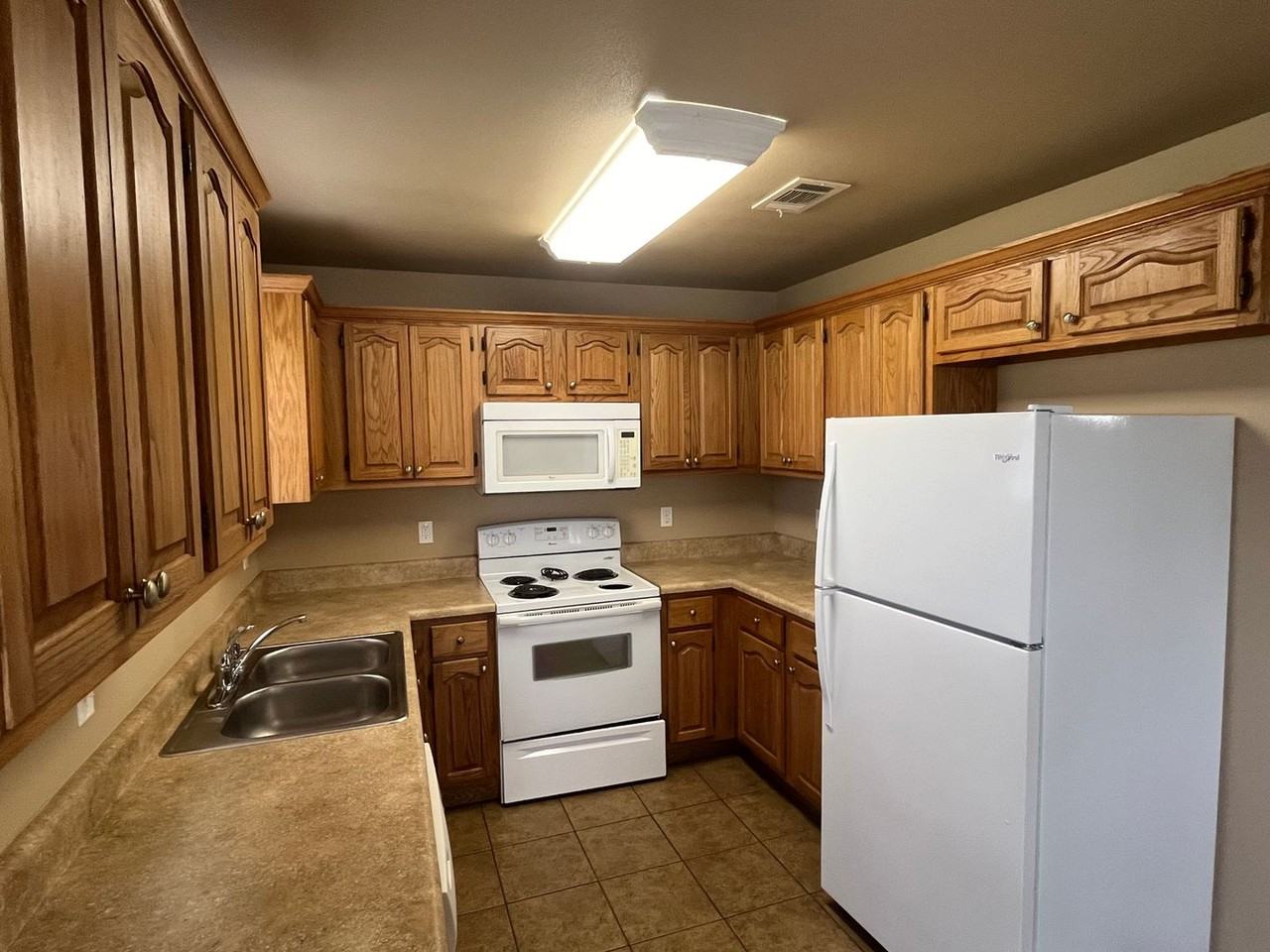 1528 E 11th Cv - Photo 4 of 16