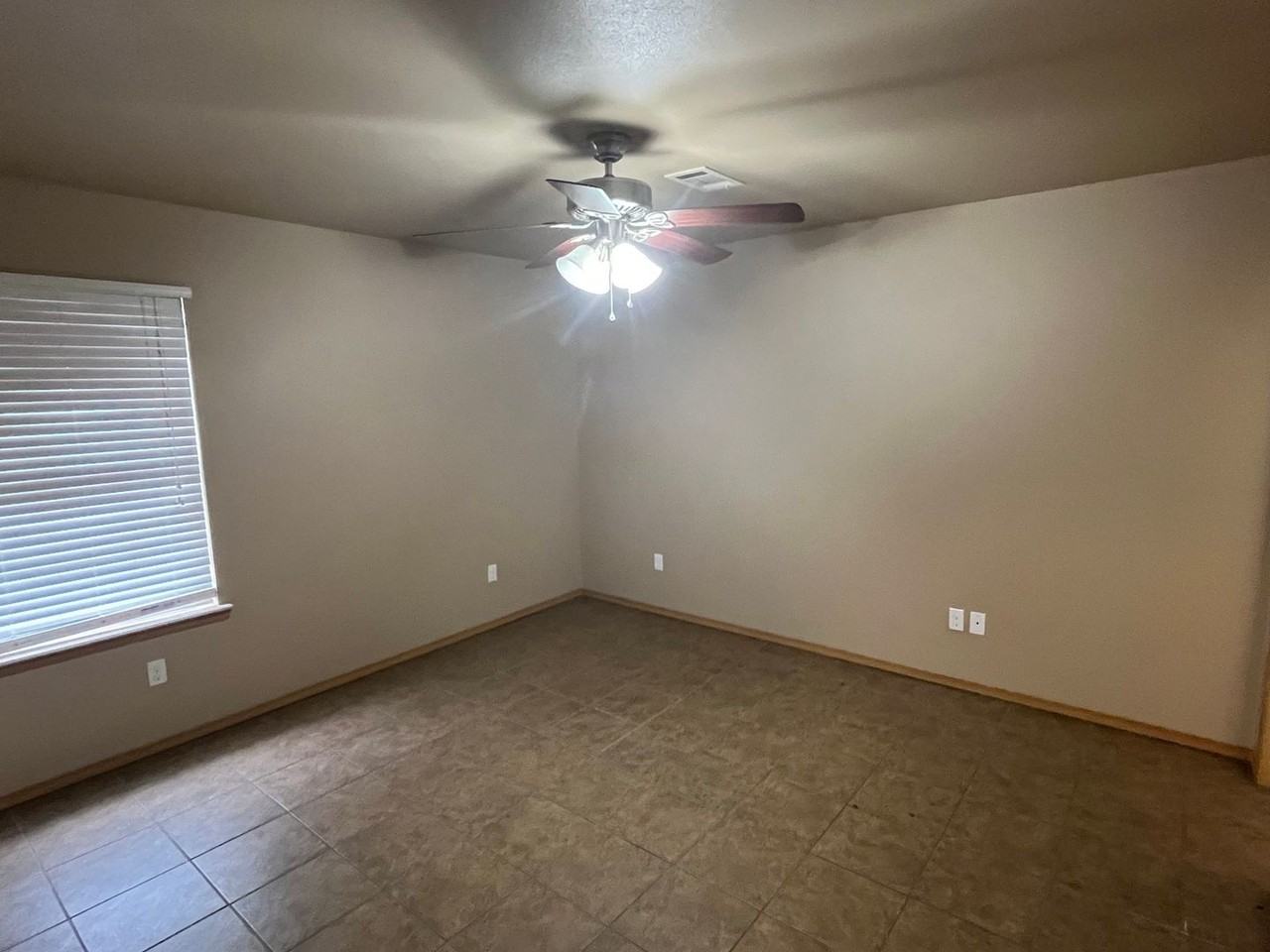 1528 E 11th Cv - Photo 5 of 16