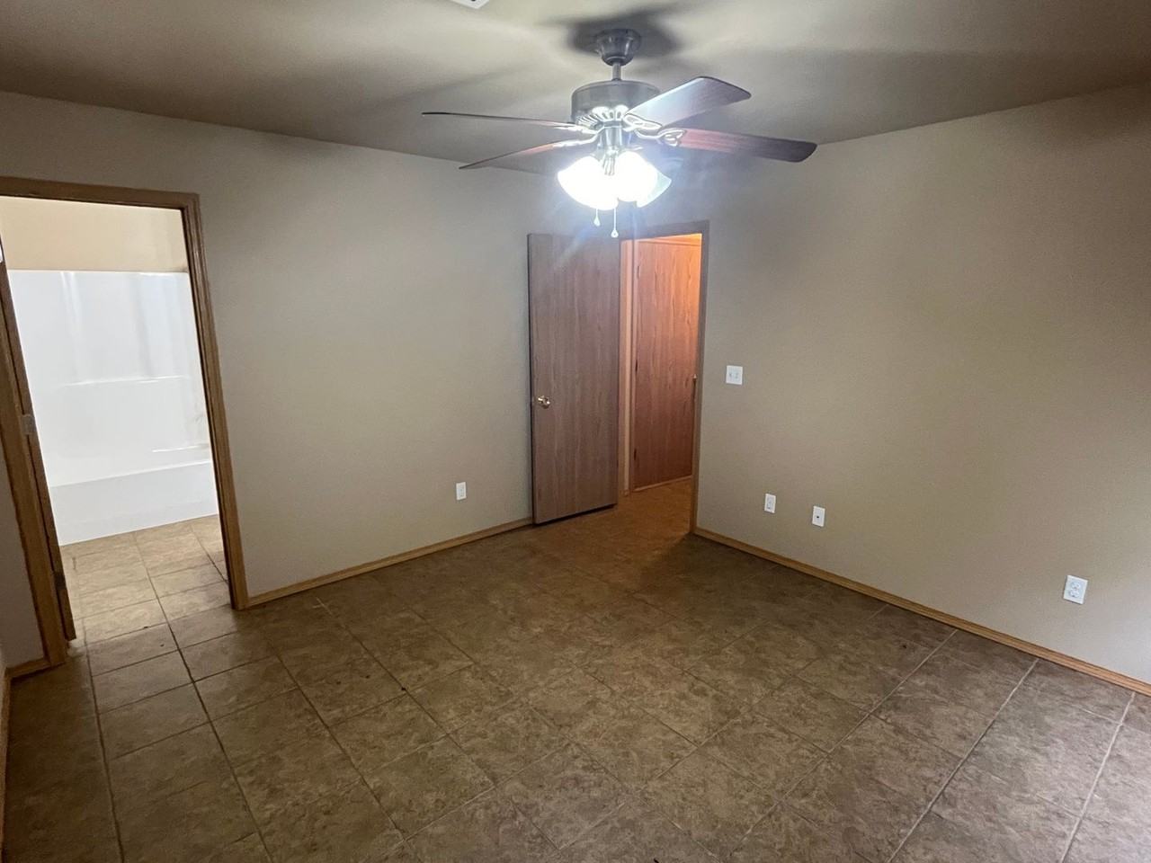 1528 E 11th Cv - Photo 6 of 16