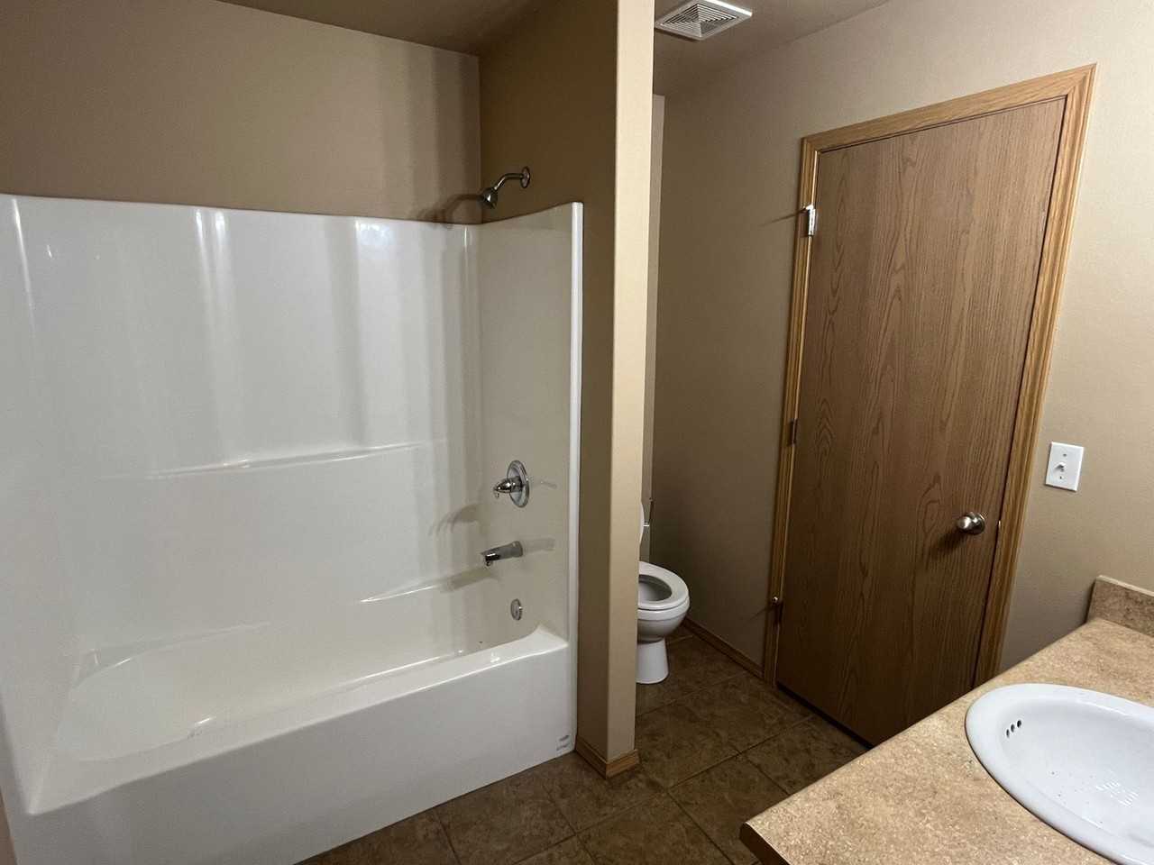 1528 E 11th Cv - Photo 7 of 16