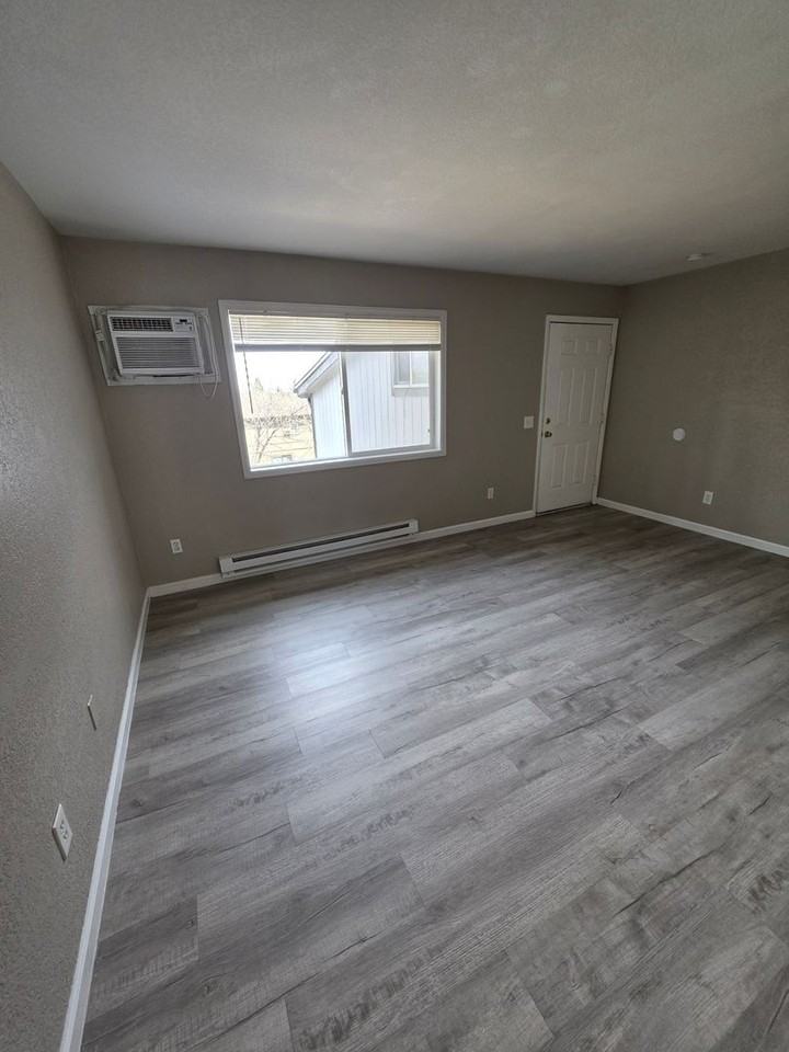 5417 Alcott St - Photo 2 of 10
