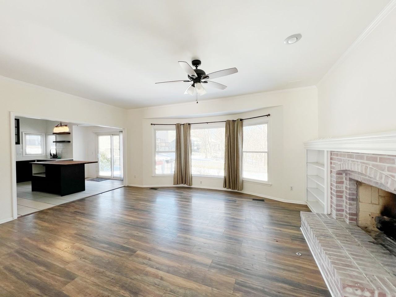 15610 Outlook St - Photo 2 of 22