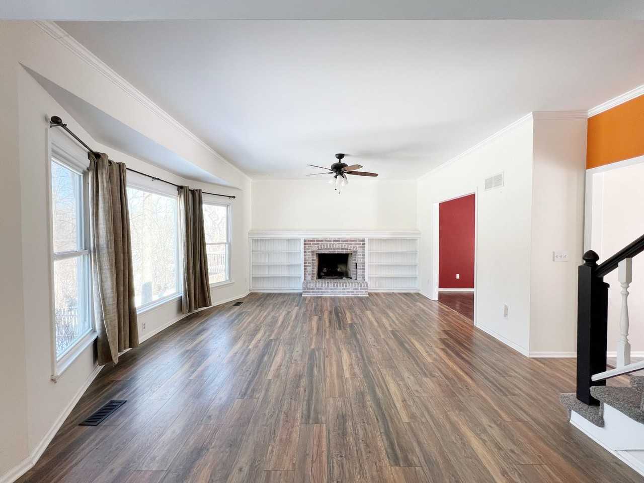 15610 Outlook St - Photo 3 of 22