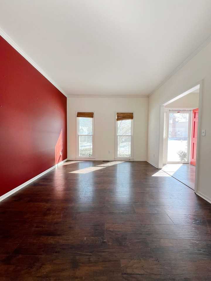 15610 Outlook St - Photo 4 of 22