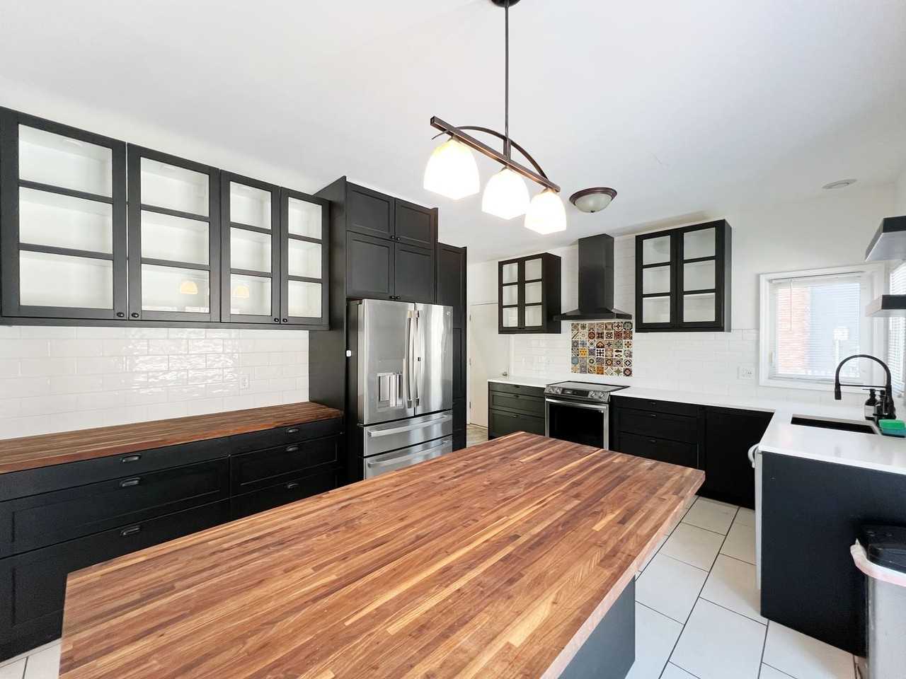 15610 Outlook St - Photo 6 of 22