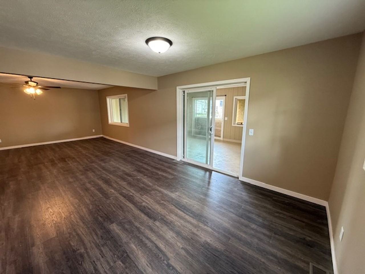 115 W Ash St - Photo 2 of 15