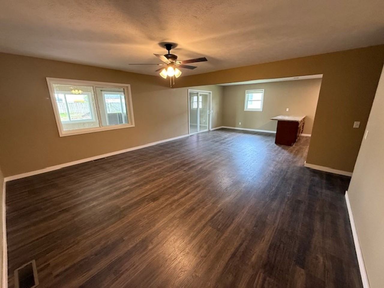 115 W Ash St - Photo 3 of 15