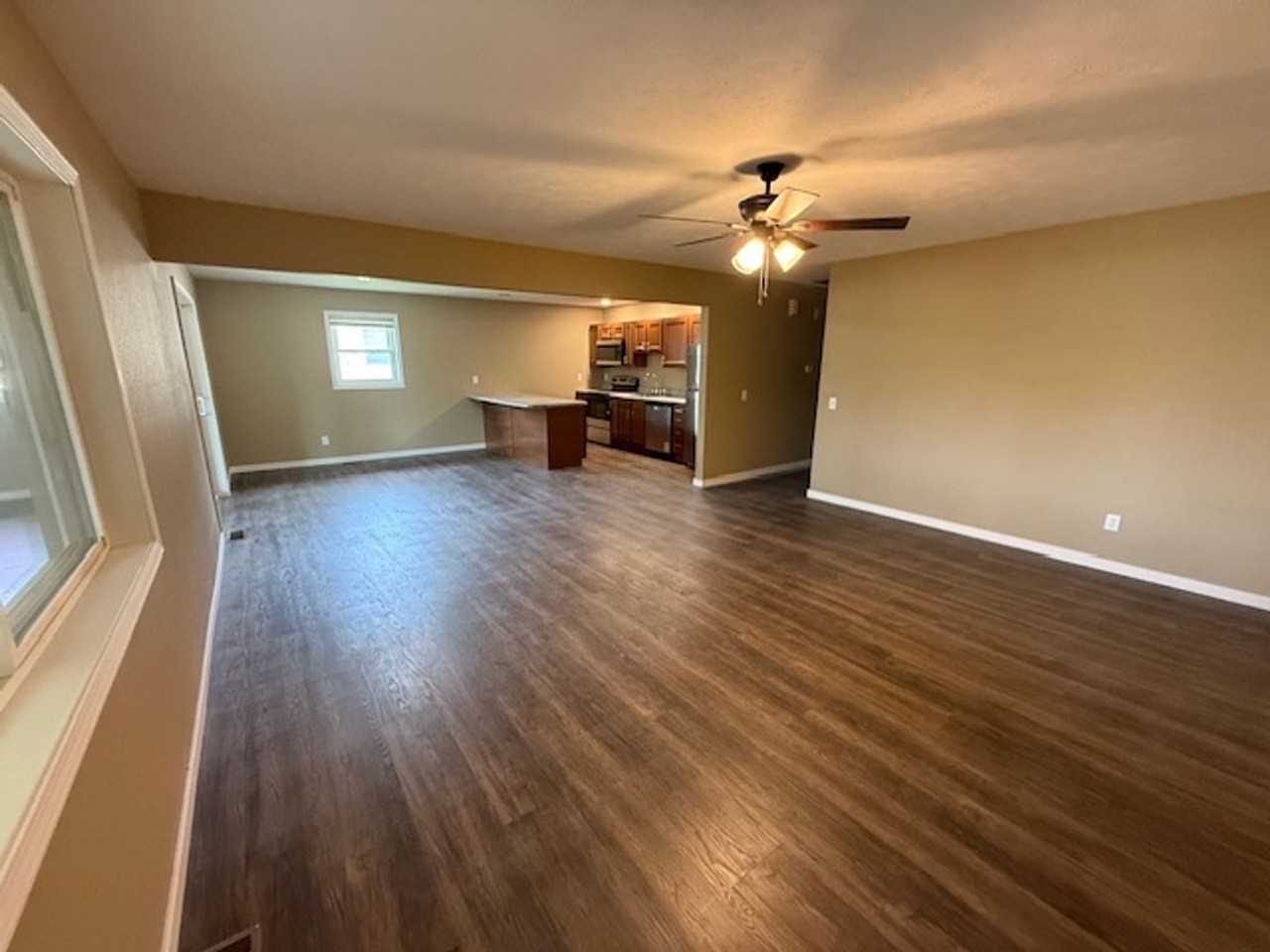 115 W Ash St - Photo 4 of 15