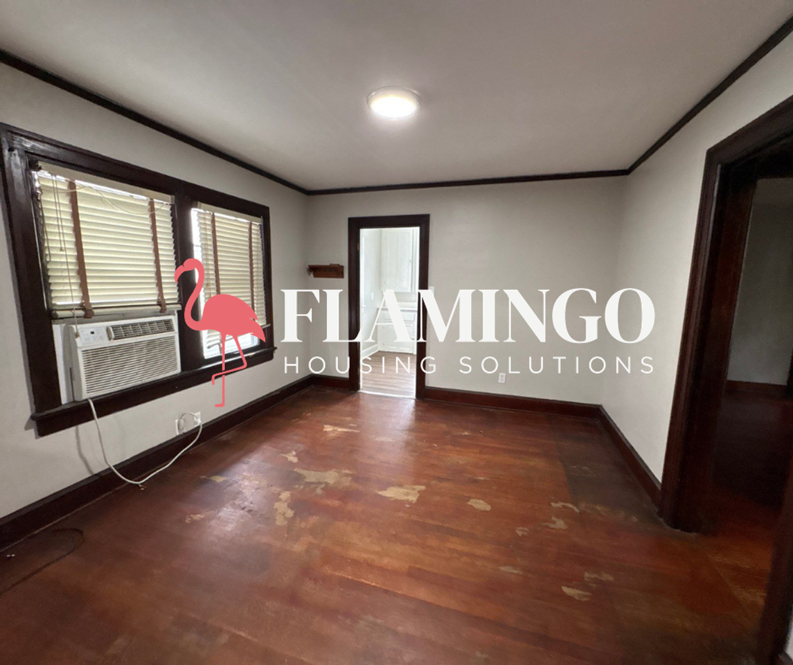613 Taylor St - Photo 3 of 12