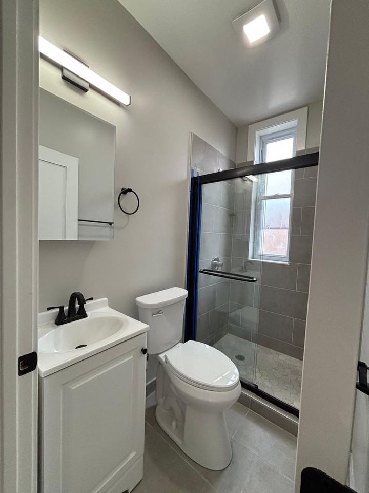 2408 S Blue Island Ave - Photo 2 of 9