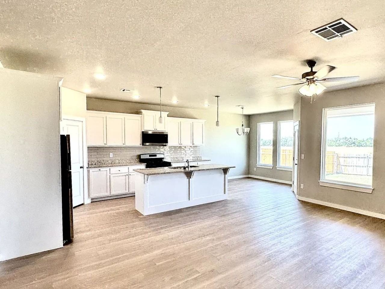 8321 Nw 163rd Ter - Photo 3 of 18