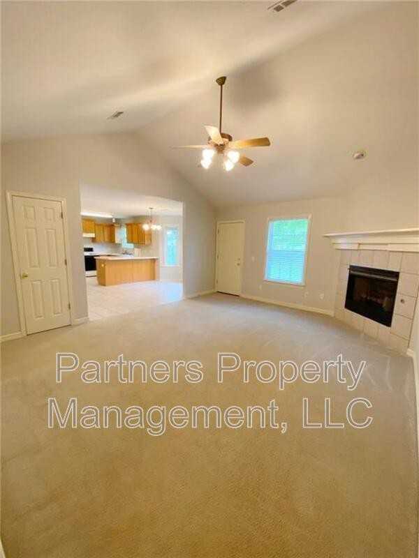 1633 S Tally Ho Dr - Photo 2 of 17