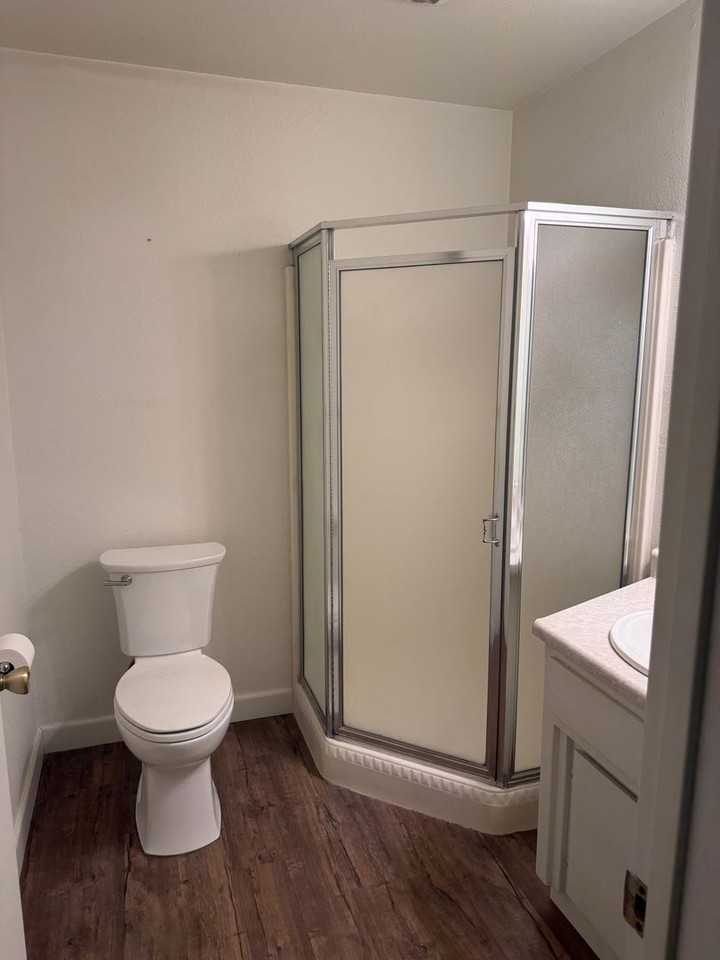 1693 Arlington Ct - Photo 4 of 8