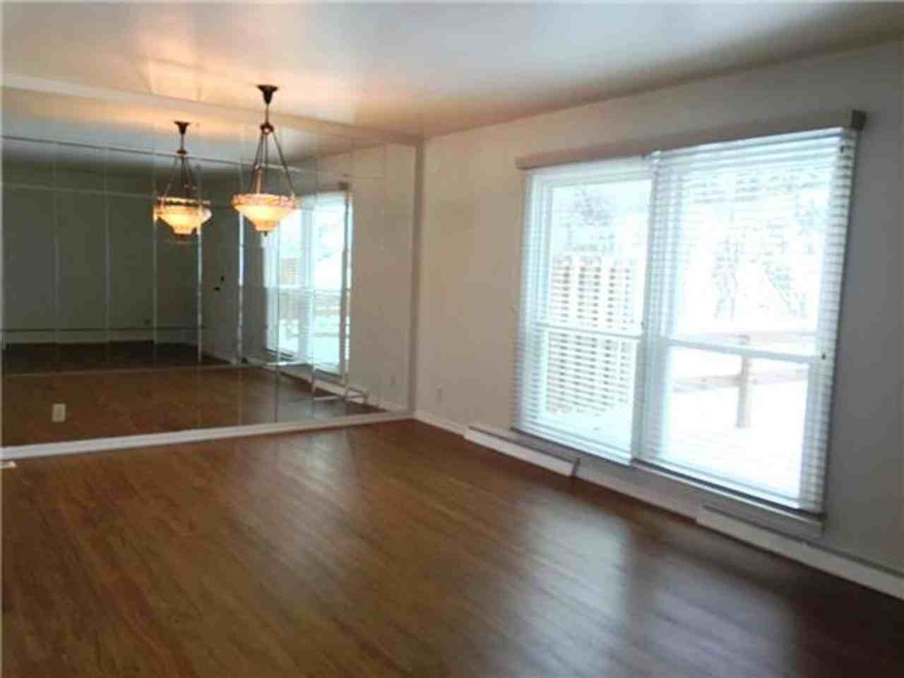 119 Mitchell Cir - Photo 2 of 17