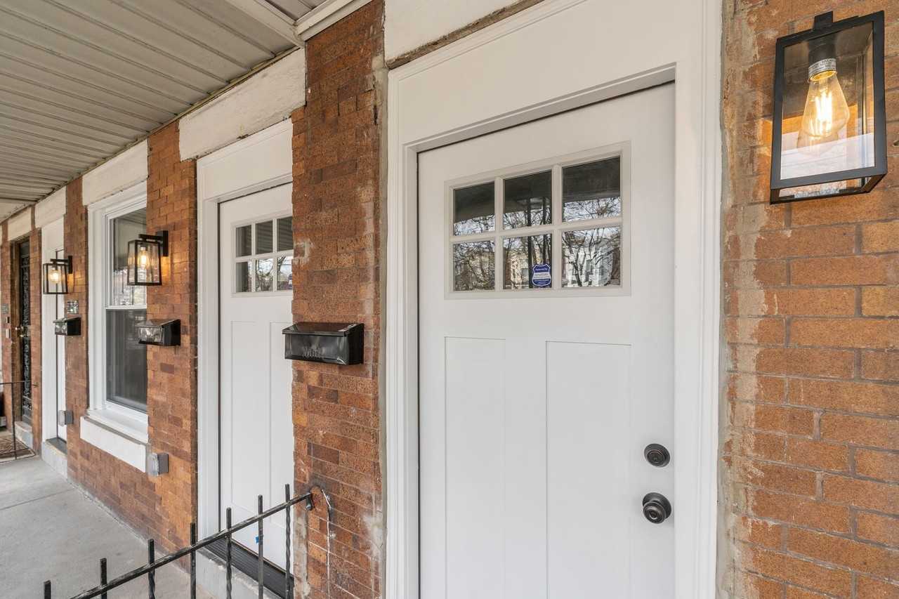 5758 Spruce St - Photo 2 of 22