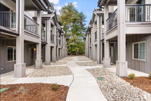 featured image of 3539 Landview Dr Se