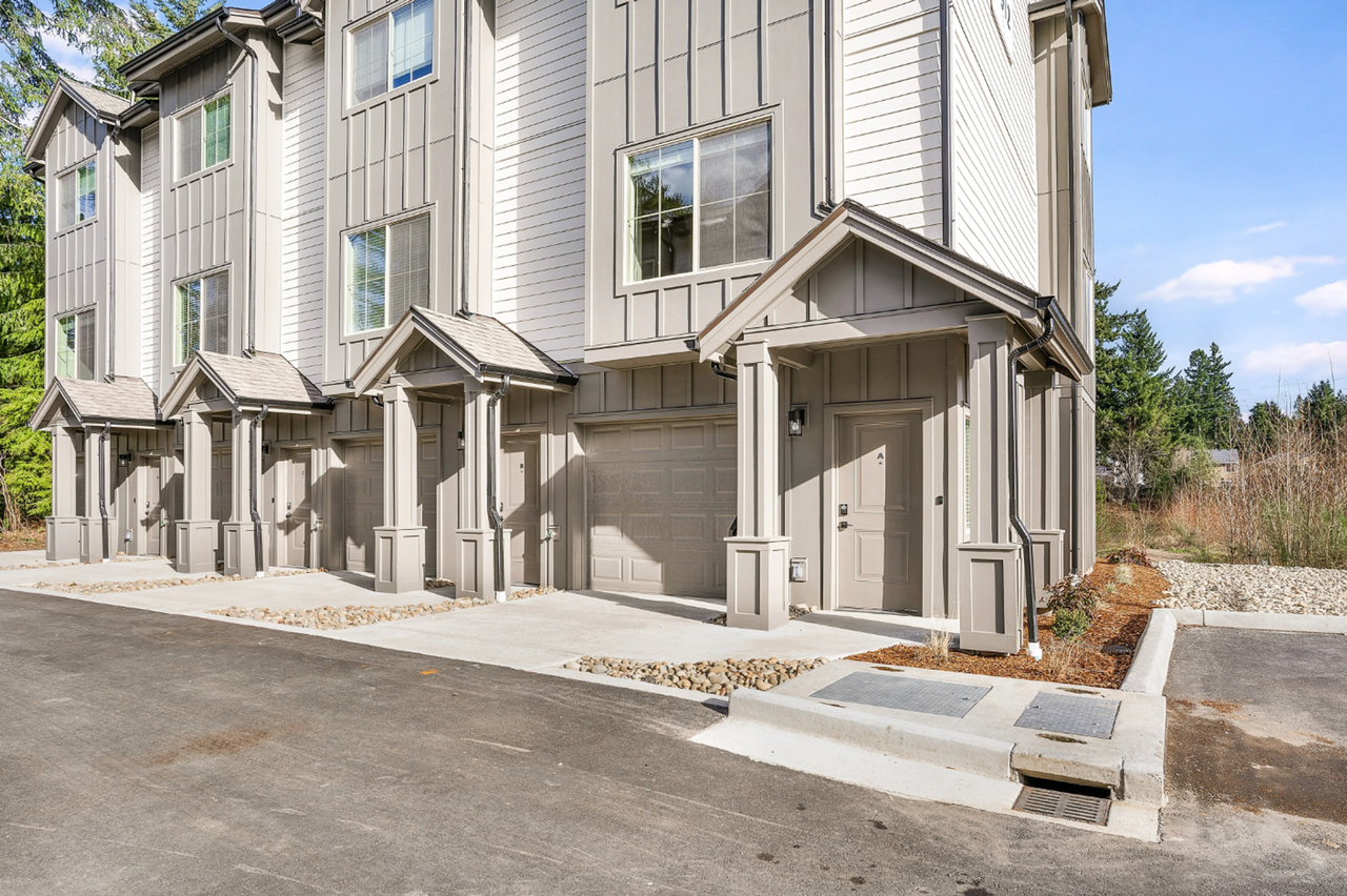 The Vicara Apartments & Townhomes - Photo 4 of 50