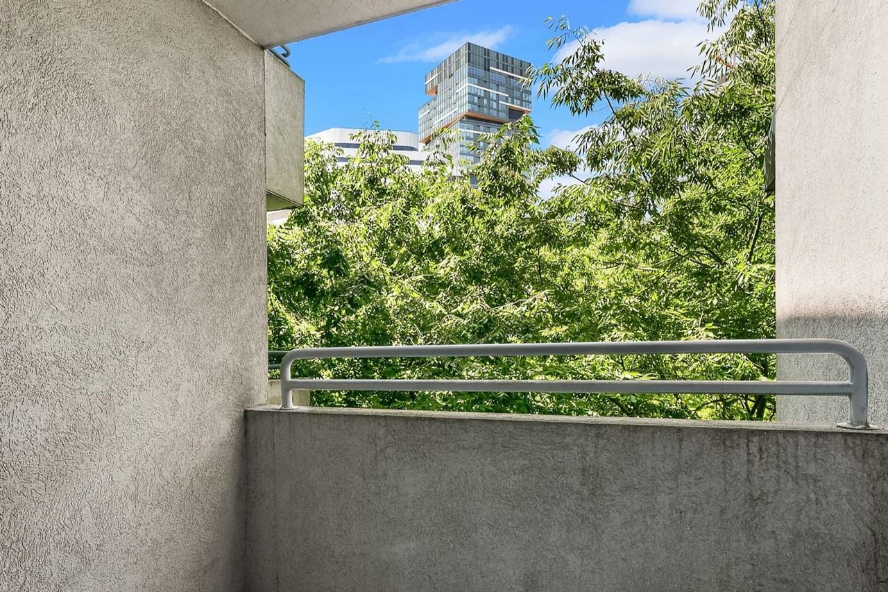 1718 Melrose Ave #212 - Photo 2 of 7