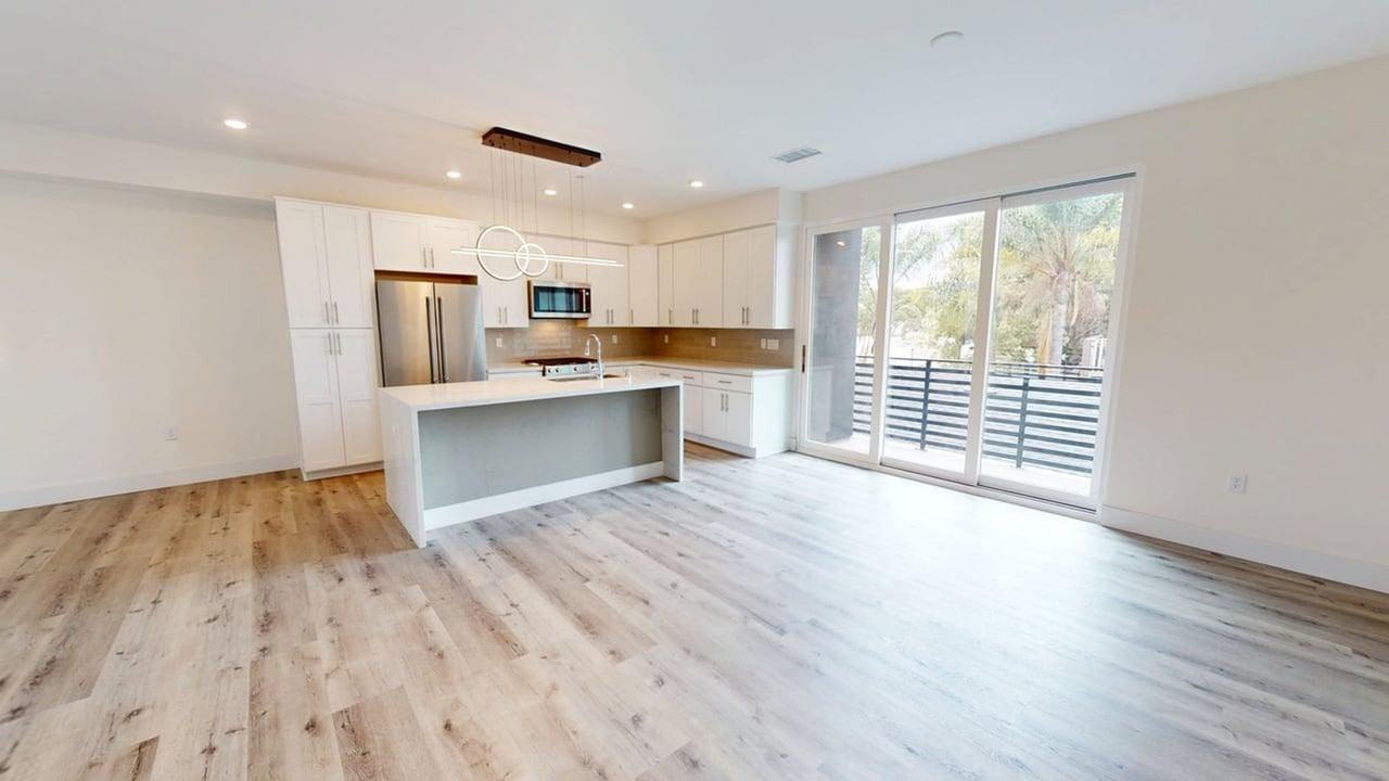 4421 Texas St - Photo 6 of 23