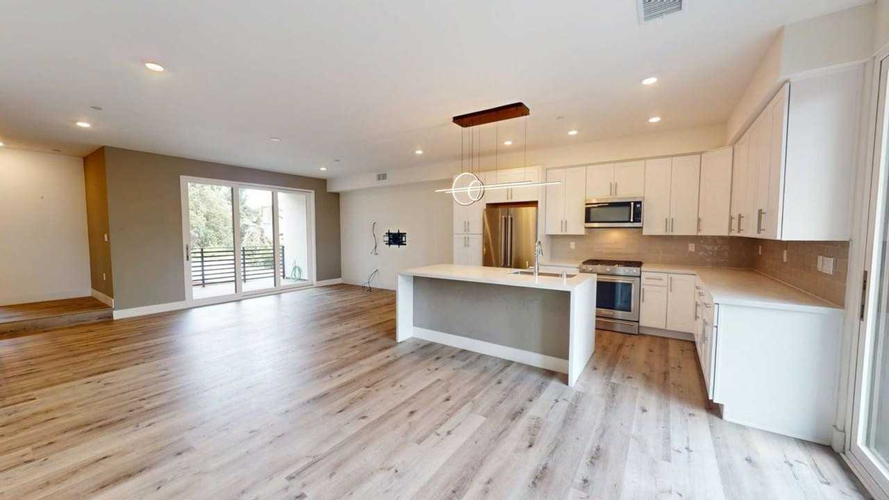 4421 Texas St - Photo 7 of 23