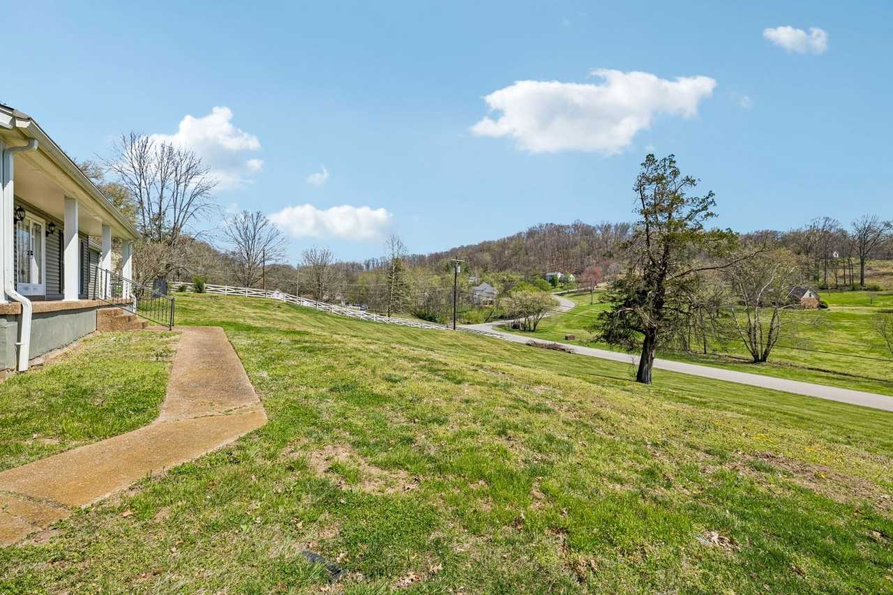 715 High Point Ridge Rd - Photo 3 of 44