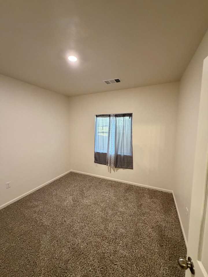 1006 Aggies Ave - Photo 5 of 13