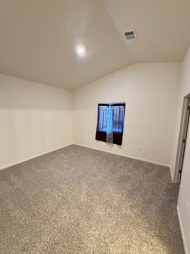 1006 Aggies Ave - Photo 6 of 13