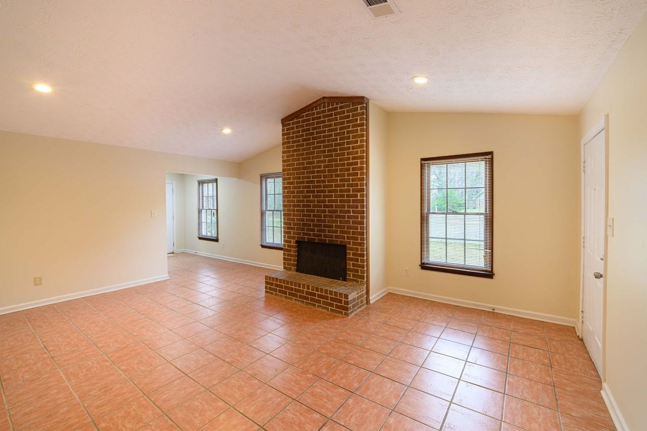 8081 Magnolia Dr - Photo 5 of 17