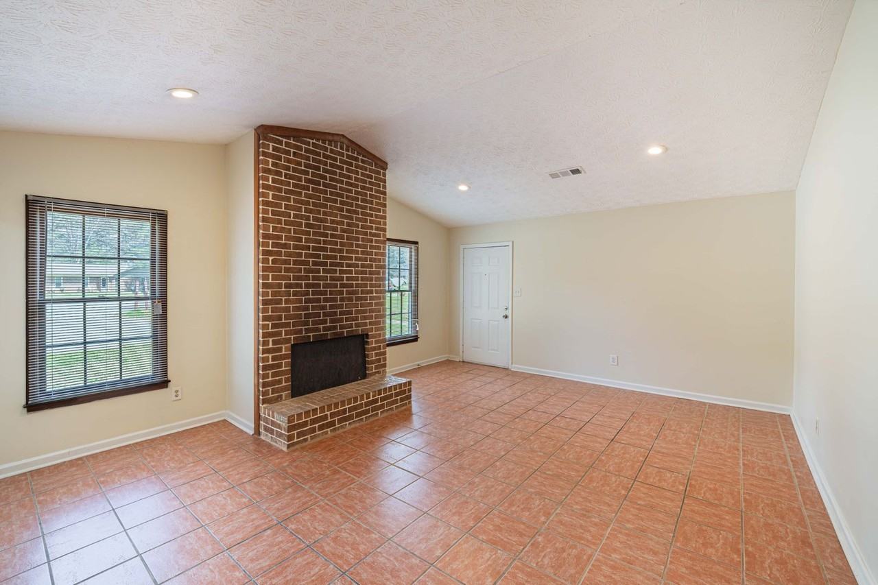 8081 Magnolia Dr - Photo 6 of 17