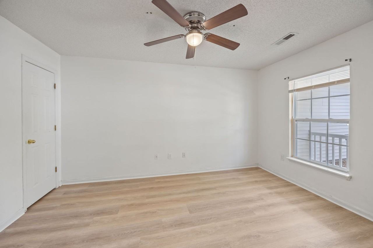 5067 5067 Thorton Dr - Photo 7 of 50