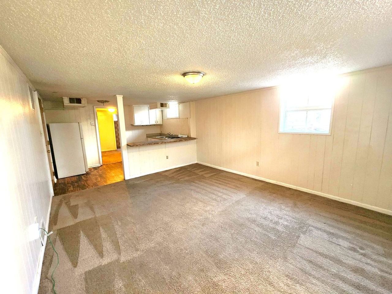 1239 Sw Oakley Ave #B1 - Photo 3 of 10