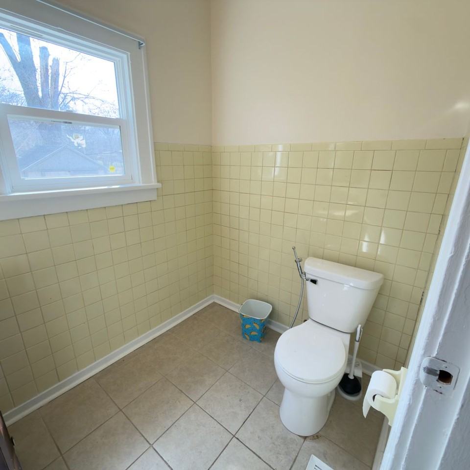 630 Delaware St Se - Photo 6 of 16