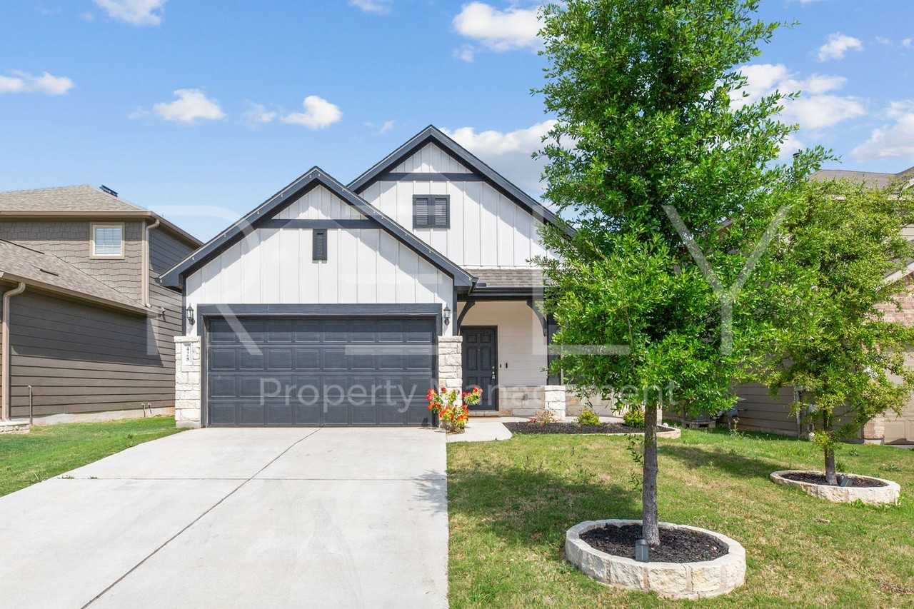 428 English Oak St - Photo 2 of 35