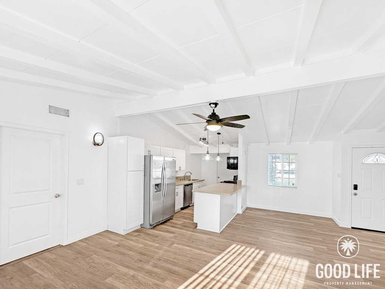 940 N Fern St #A - Photo 3 of 27