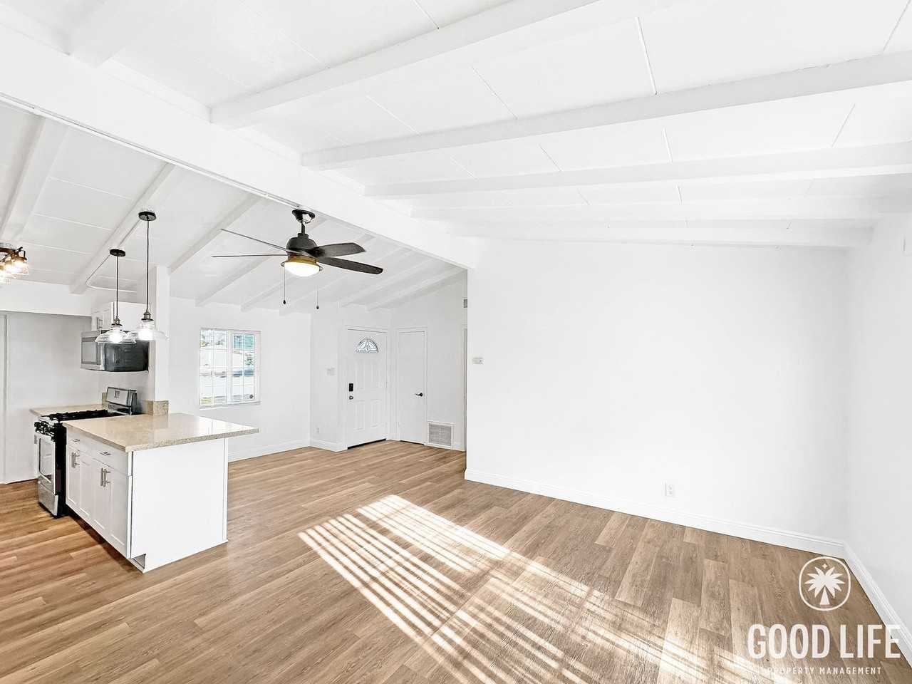 940 N Fern St #A - Photo 5 of 27