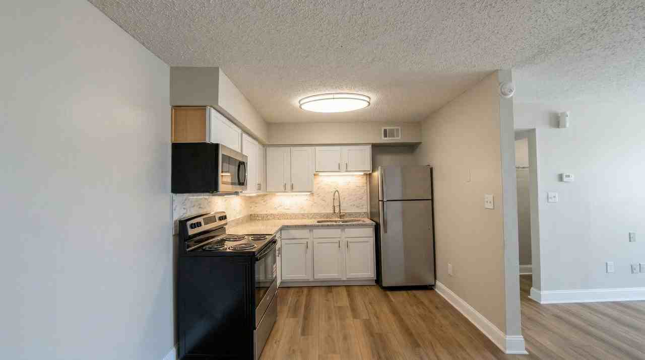 The Pointe on Lafayette - Photo 6 of 20