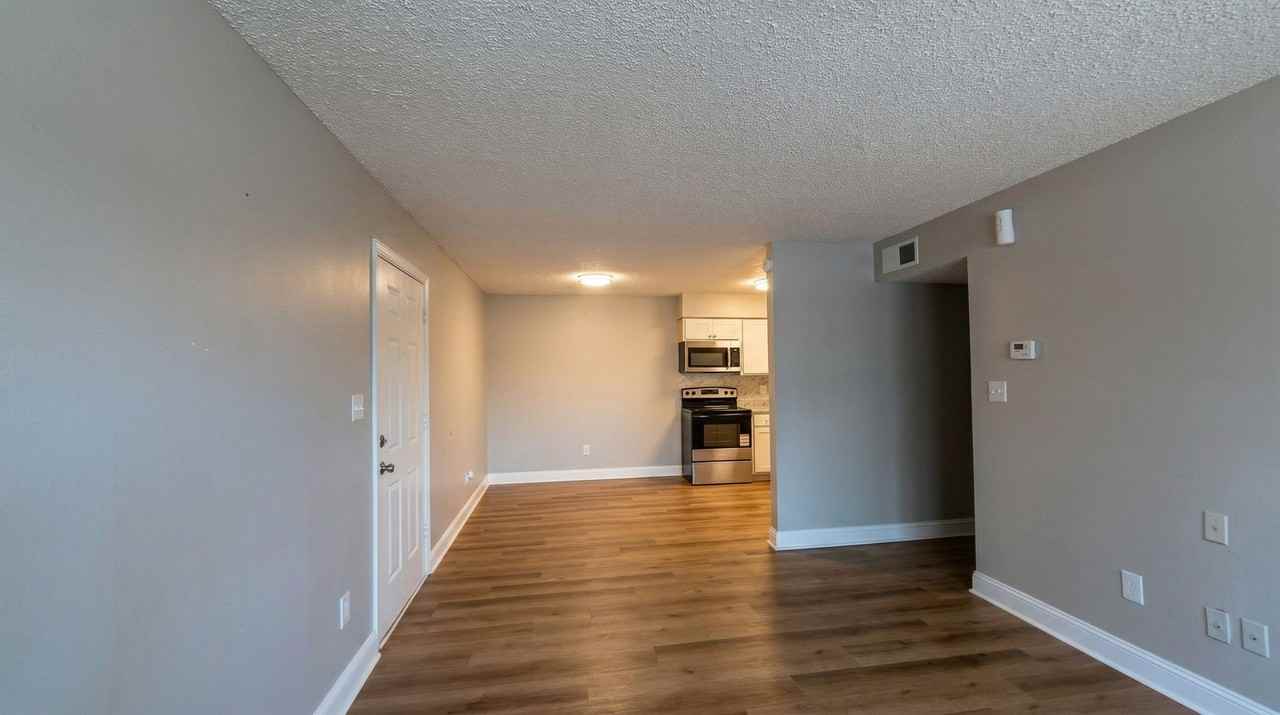 The Pointe on Lafayette - Photo 7 of 20