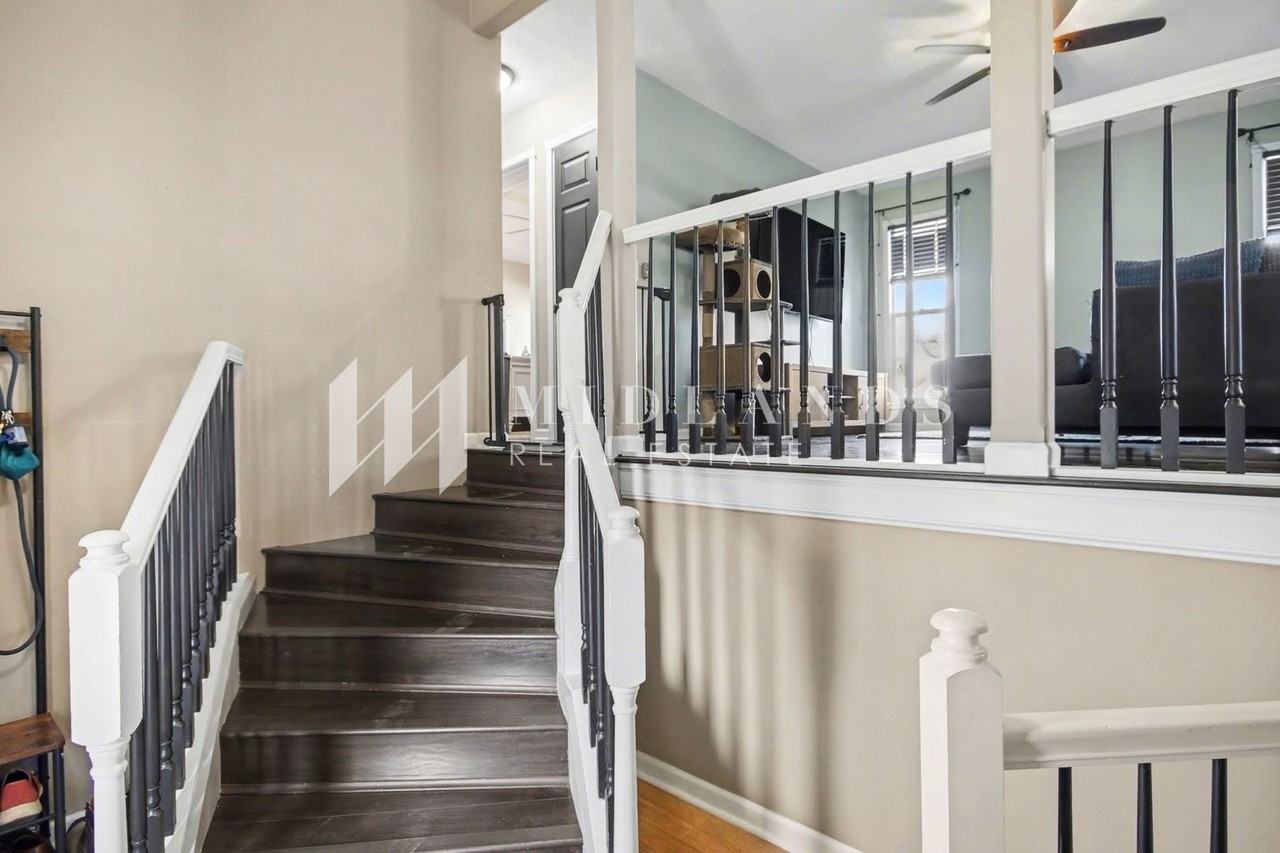 8513 S 143rd St - Photo 3 of 25