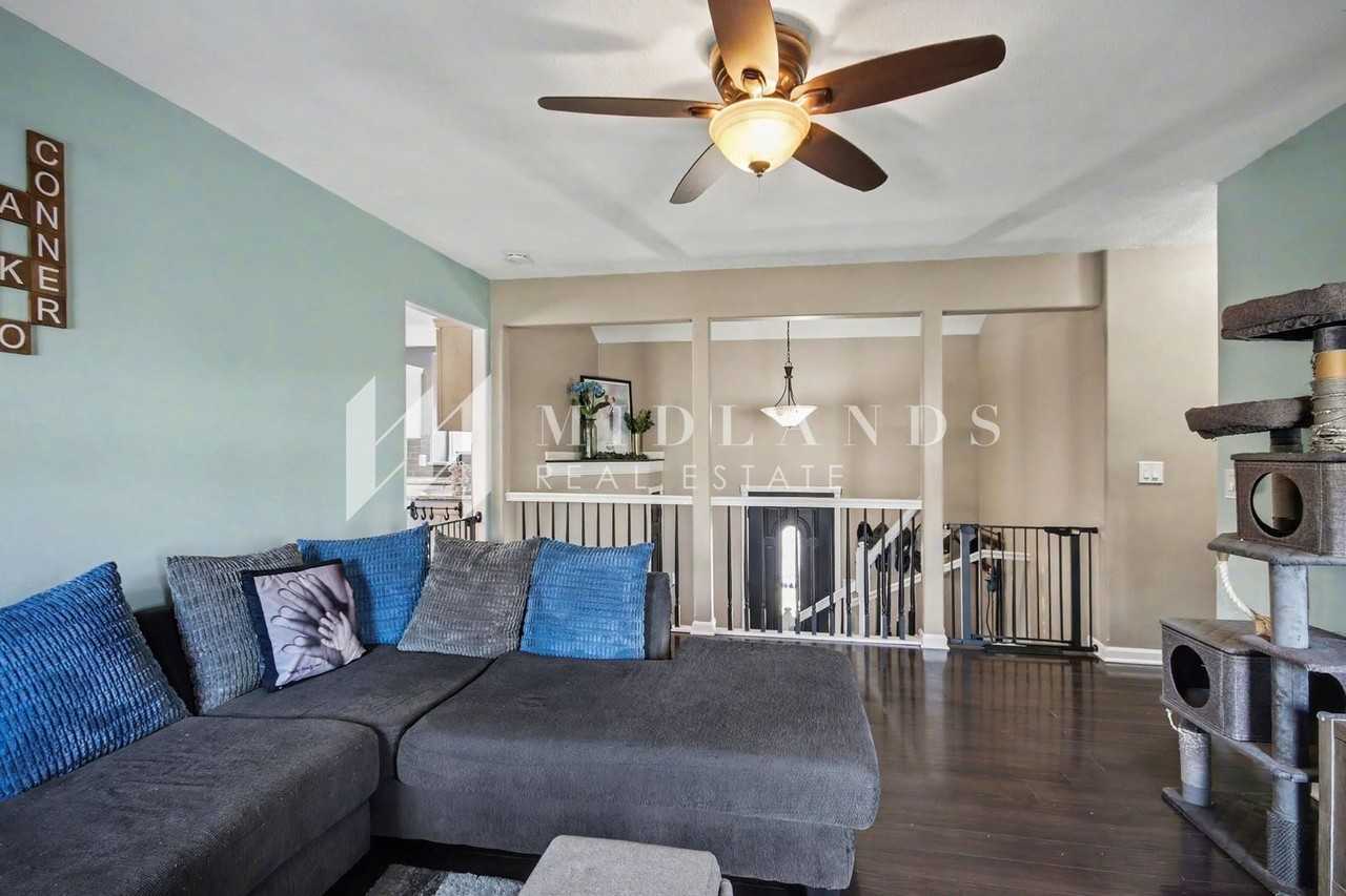 8513 S 143rd St - Photo 6 of 25