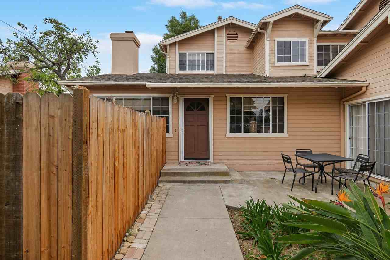 1206 Blanchard St - Photo 4 of 25