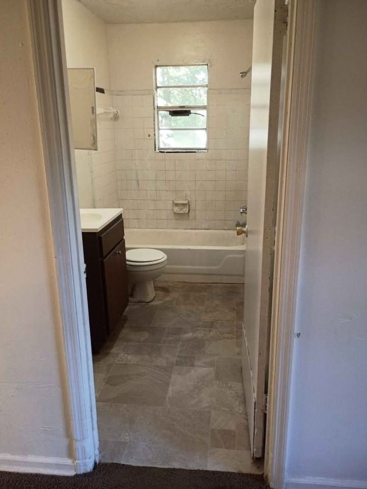 705 S Van Buren St - Photo 5 of 7